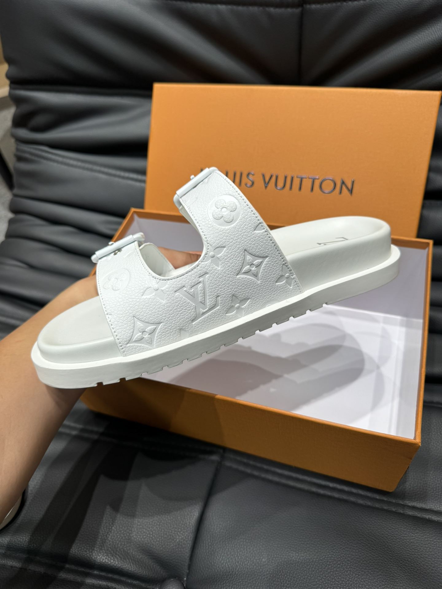 Louis Vuitton Slippers